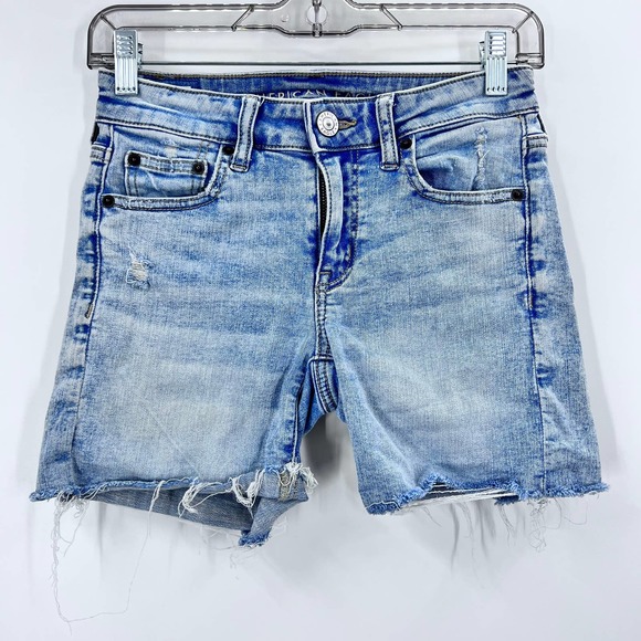 American Eagle Outfitters CutOff Shorts Light Wash Frayed Midi Size 0 Denim - Picture 1 of 9